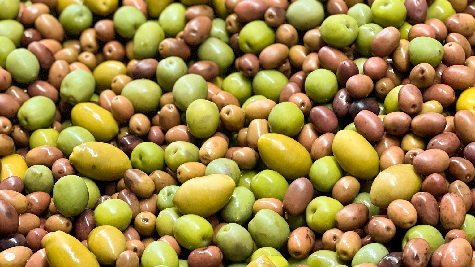 Discover the Secrets of Italian Green Olives: From Harvest to Table