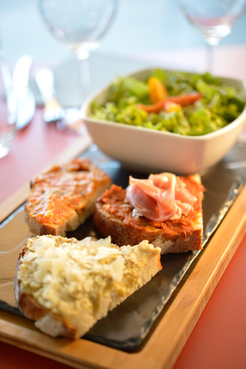 French apéritif dips and salad by aix&terra from the Provence